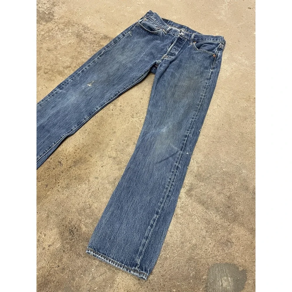Levis 501 Jeans Mens 33x32 Medium‎ Wash Blue Straight Leg Button Fly Distressed